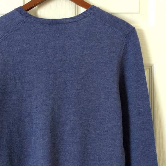 Lord & Taylor Classic 100% Extra Fine Merino Wool V-neck Sweater Purple Large - Picture 10 of 10